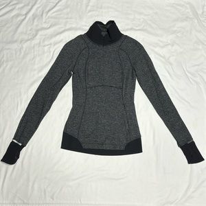Women’s lululemon half zip long sleeve athletic wear size 2 black and gray